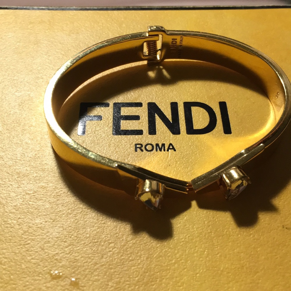 FENDI - Picture 2 of 5